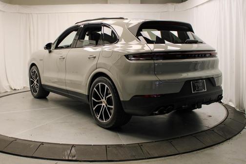 2025 Porsche Cayenne S