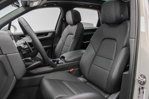 2025 Porsche Cayenne S