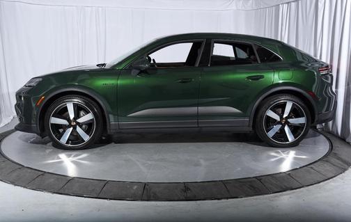 2024 Porsche Macan Electric 4