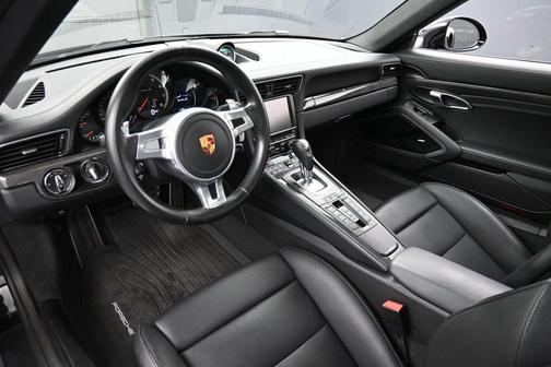 Jet Black Metallic 2016 Porsche 911 Turbo S