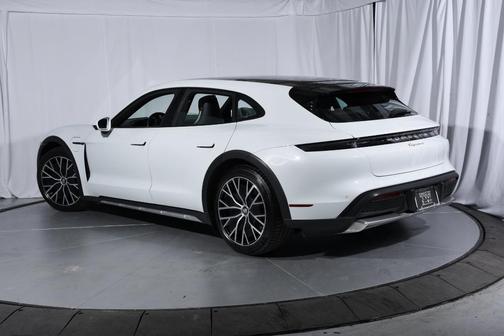 2022 Porsche Taycan Cross Turismo 4