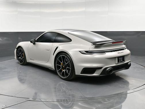 2021 Porsche 911 Turbo S