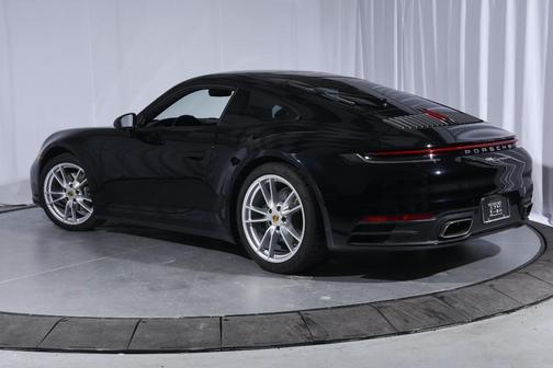 2021 Porsche 911 Carrera 4