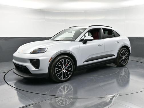 2025 Porsche Macan 4S