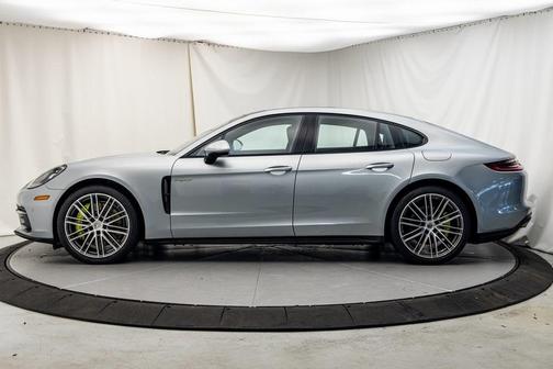 2019 Porsche Panamera E-Hybrid 4