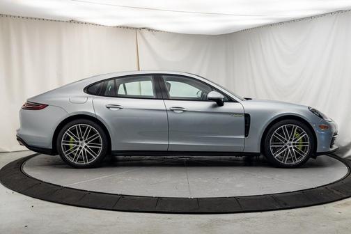 2019 Porsche Panamera E-Hybrid 4