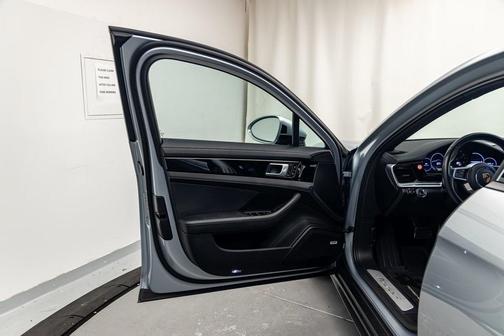 2019 Porsche Panamera E-Hybrid 4