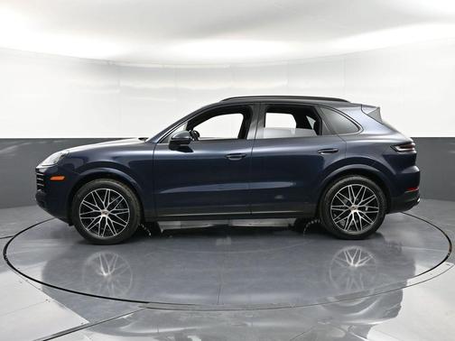 2025 Porsche Cayenne Base