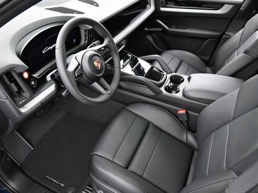2025 Porsche Cayenne Base