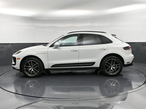 2023 Porsche Macan 