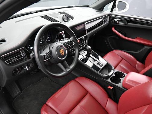 2023 Porsche Macan 