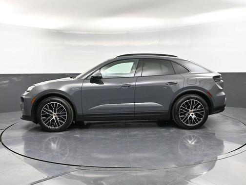 2026 Porsche Macan 4