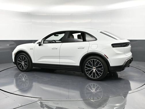 2024 Porsche Macan 4