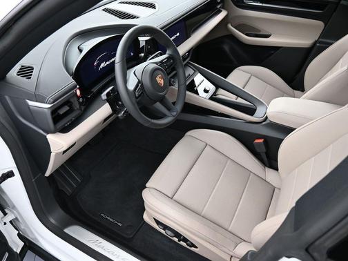 2024 Porsche Macan 4