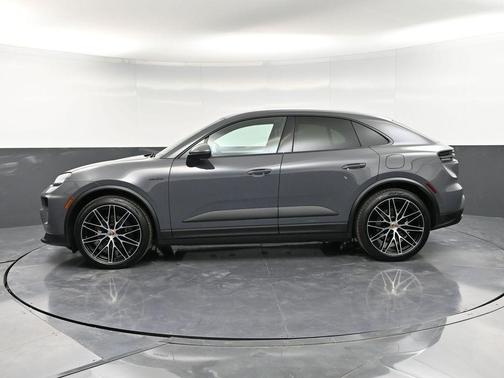 2026 Porsche Macan 4