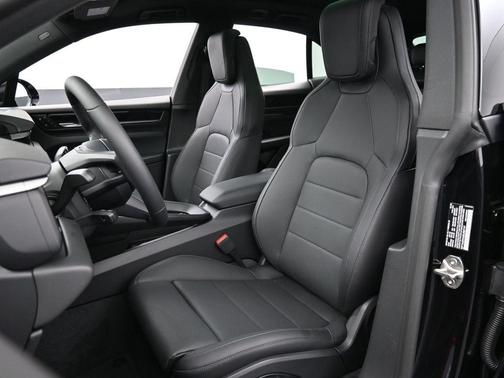 2025 Porsche Macan 4