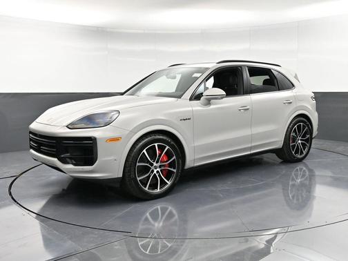 2025 Porsche Cayenne Turbo