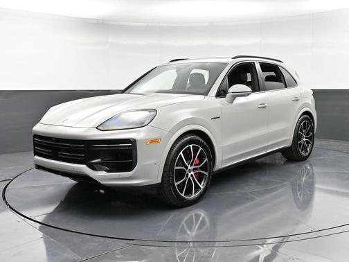2025 Porsche Cayenne Turbo