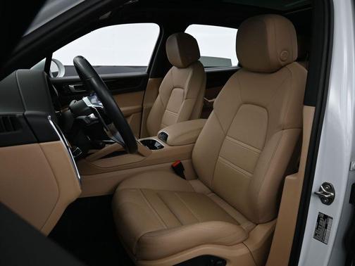 2023 Porsche Cayenne 