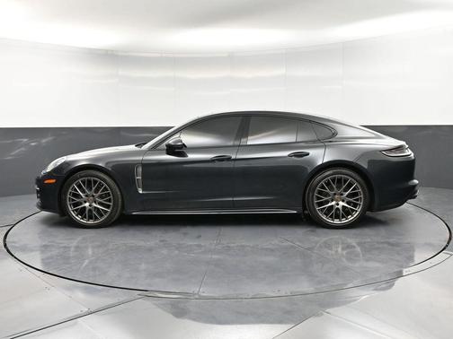 2023 Porsche Panamera 4 Platinum Edition