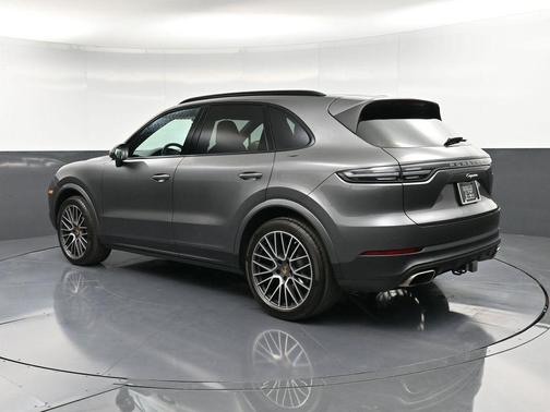 2022 Porsche Cayenne 