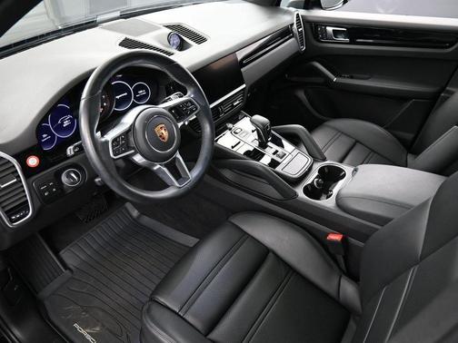 2023 Porsche Cayenne Platinum Edition