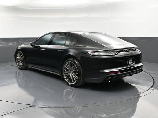 2022 Porsche Panamera Platinum Edition