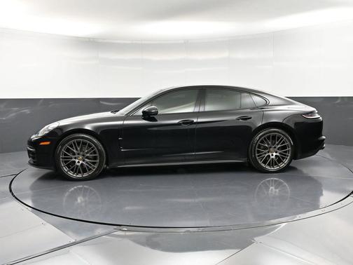 2022 Porsche Panamera Platinum Edition