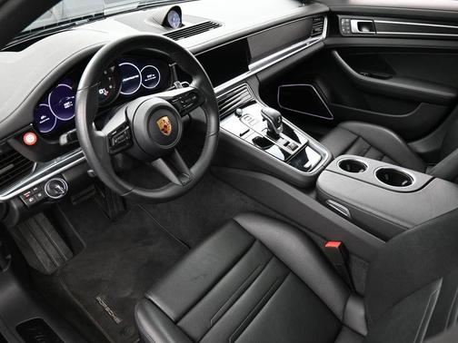 2022 Porsche Panamera Platinum Edition