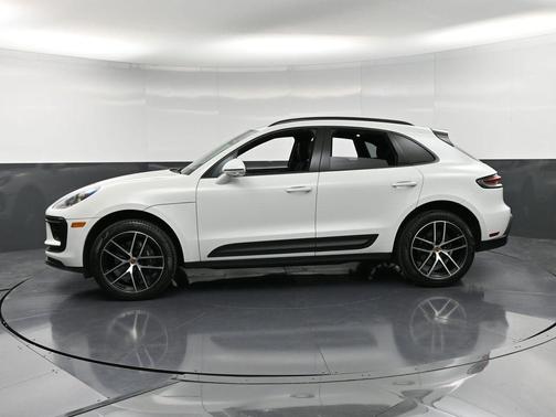 2024 Porsche Macan 