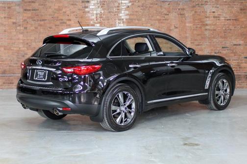2015 INFINITI QX70 Base