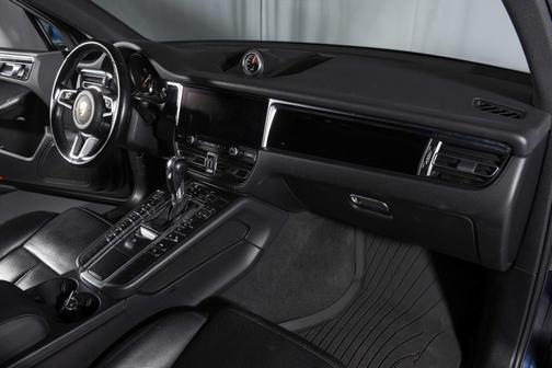 2021 Porsche Macan Base