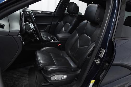 2021 Porsche Macan Base