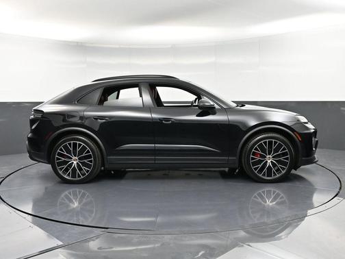 2025 Porsche Macan 4S