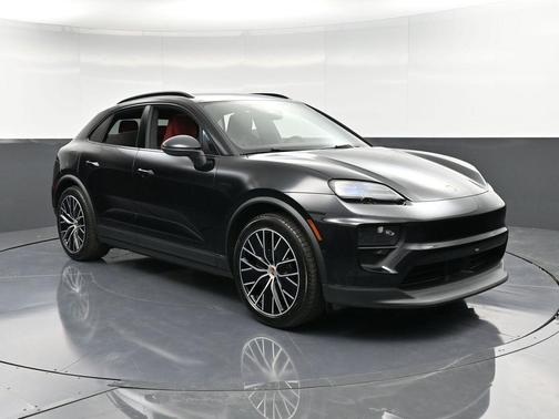 2025 Porsche Macan 4S