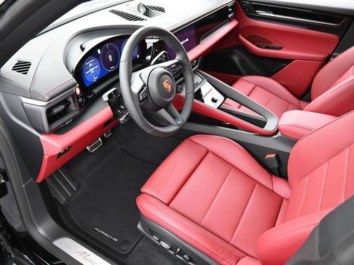 2025 Porsche Macan 4S