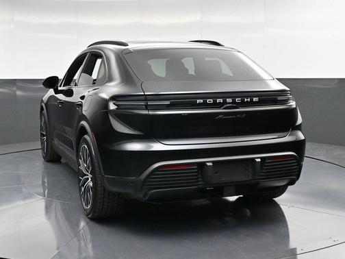 2025 Porsche Macan 4S
