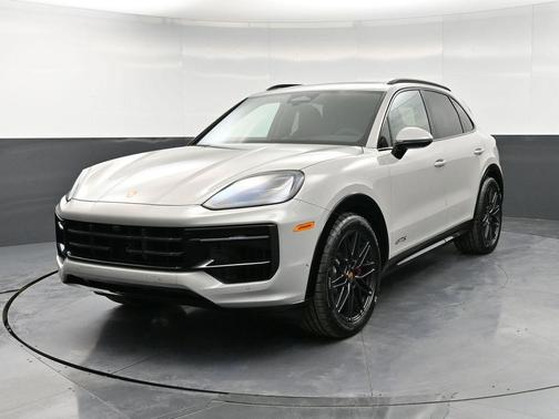 2026 Porsche Cayenne GTS