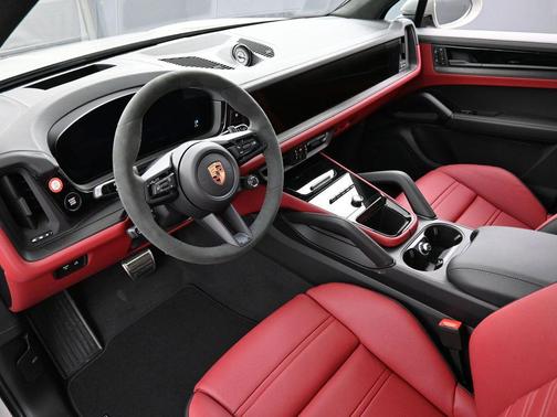 2026 Porsche Cayenne GTS