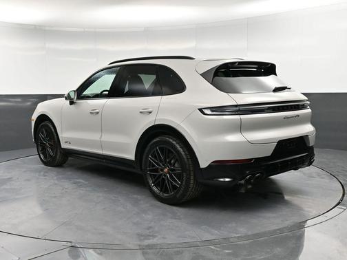 2026 Porsche Cayenne GTS