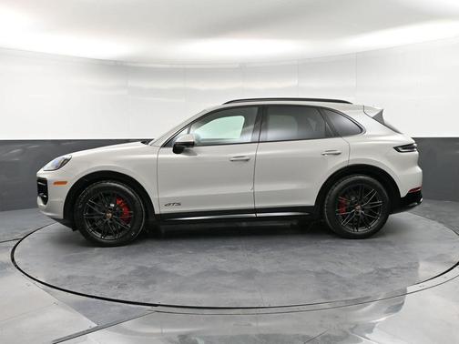 2026 Porsche Cayenne GTS