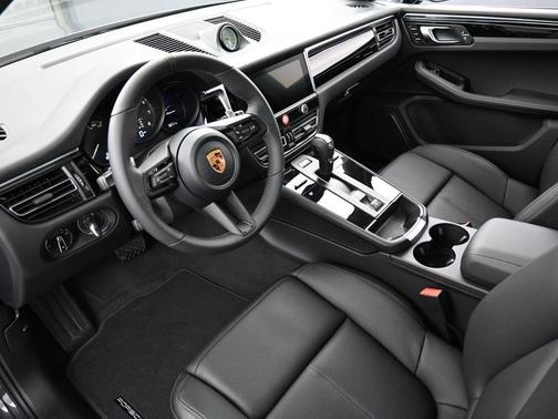 Volcano Gray Metallic 2026 Porsche Macan