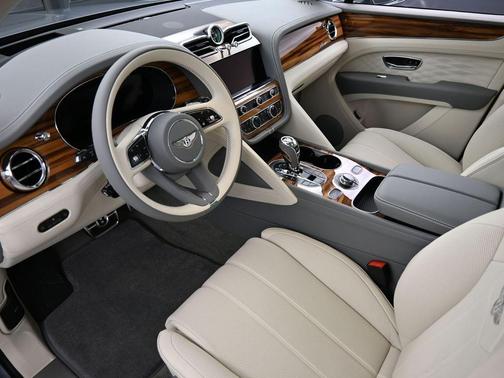 2025 Bentley Bentayga V8