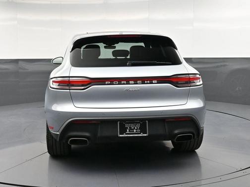 Dolomite Silver Metallic 2023 Porsche Macan