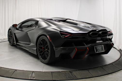 2025 Lamborghini Revuelto Base