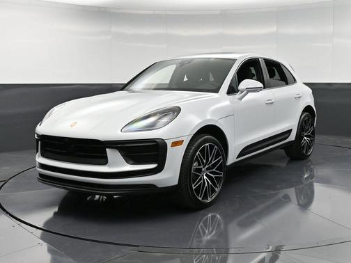 2026 Porsche Macan Base