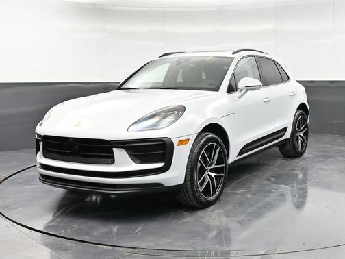2026 Porsche Macan Base
