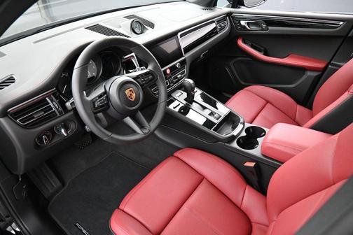 Jet Black Metallic 2026 Porsche Macan S