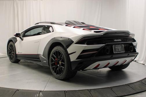 2024 Lamborghini Huracan Sterrato Base