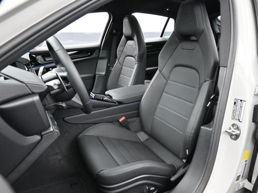2026 Porsche Panamera 4